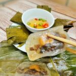 Bánh bột lọc lá Quảng Bình gói lá chuối, nhân tôm thịt, chấm nước mắm ớt